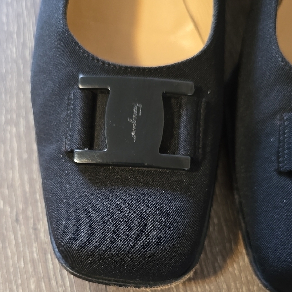 Authentic Salvatore Ferragamo Black Loafers with Elegant Buckle - Picture 4 of 11